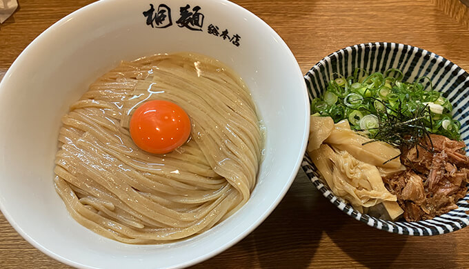 大阪の十三「中華そば桐麺総本店」のレビュー！評価が分かれるシンプルすぎるラーメン？つけ麺？