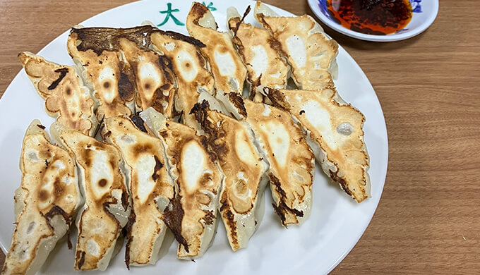 ぎょうざ大学のレビュー！味噌ダレで極上の焼餃子を味わう【神戸市中央区】